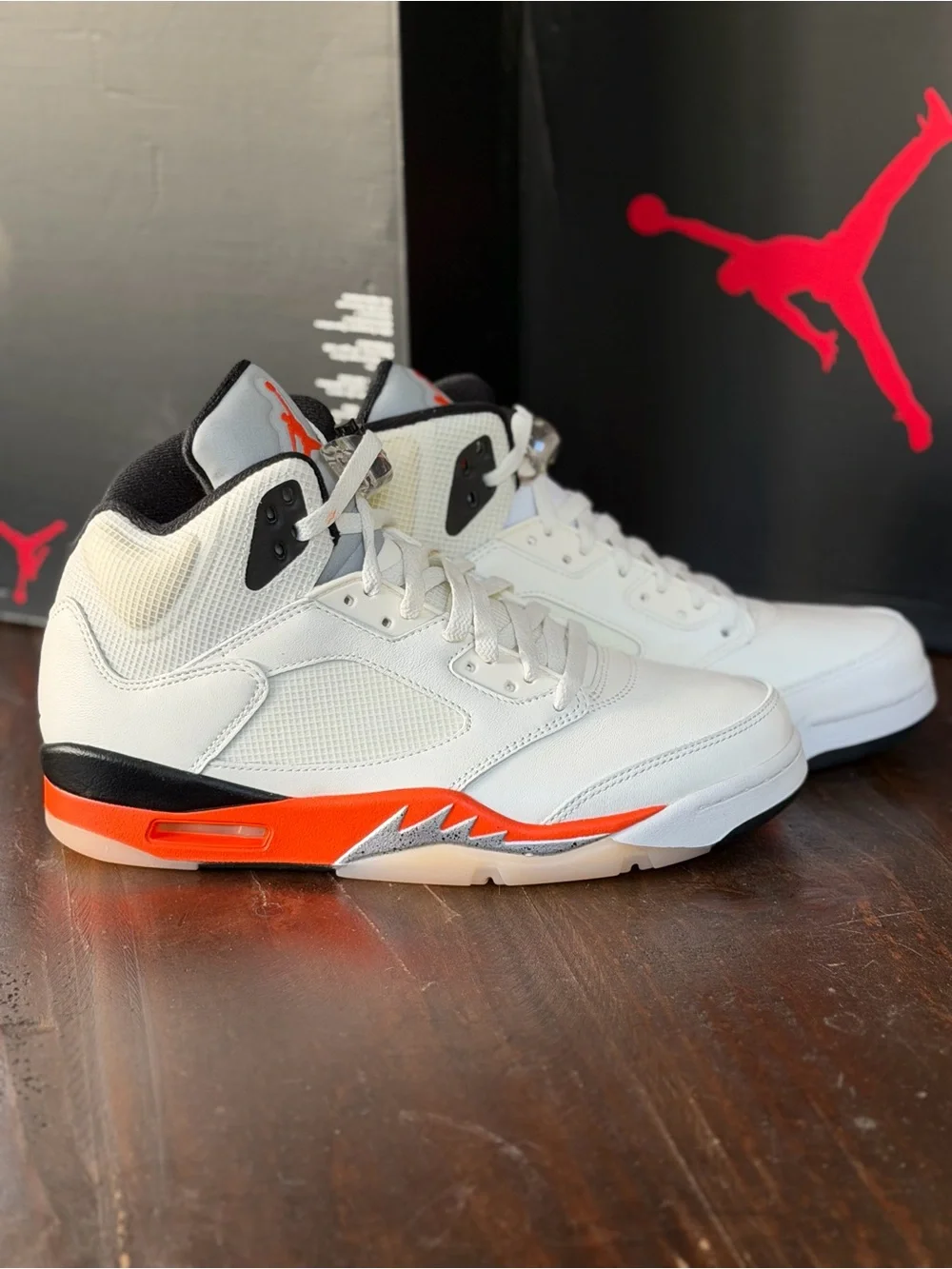 DeadStock Nike Air Jordan Retro 5 ‘Shattered BackBoard’ Basketball Sneakers - 9M